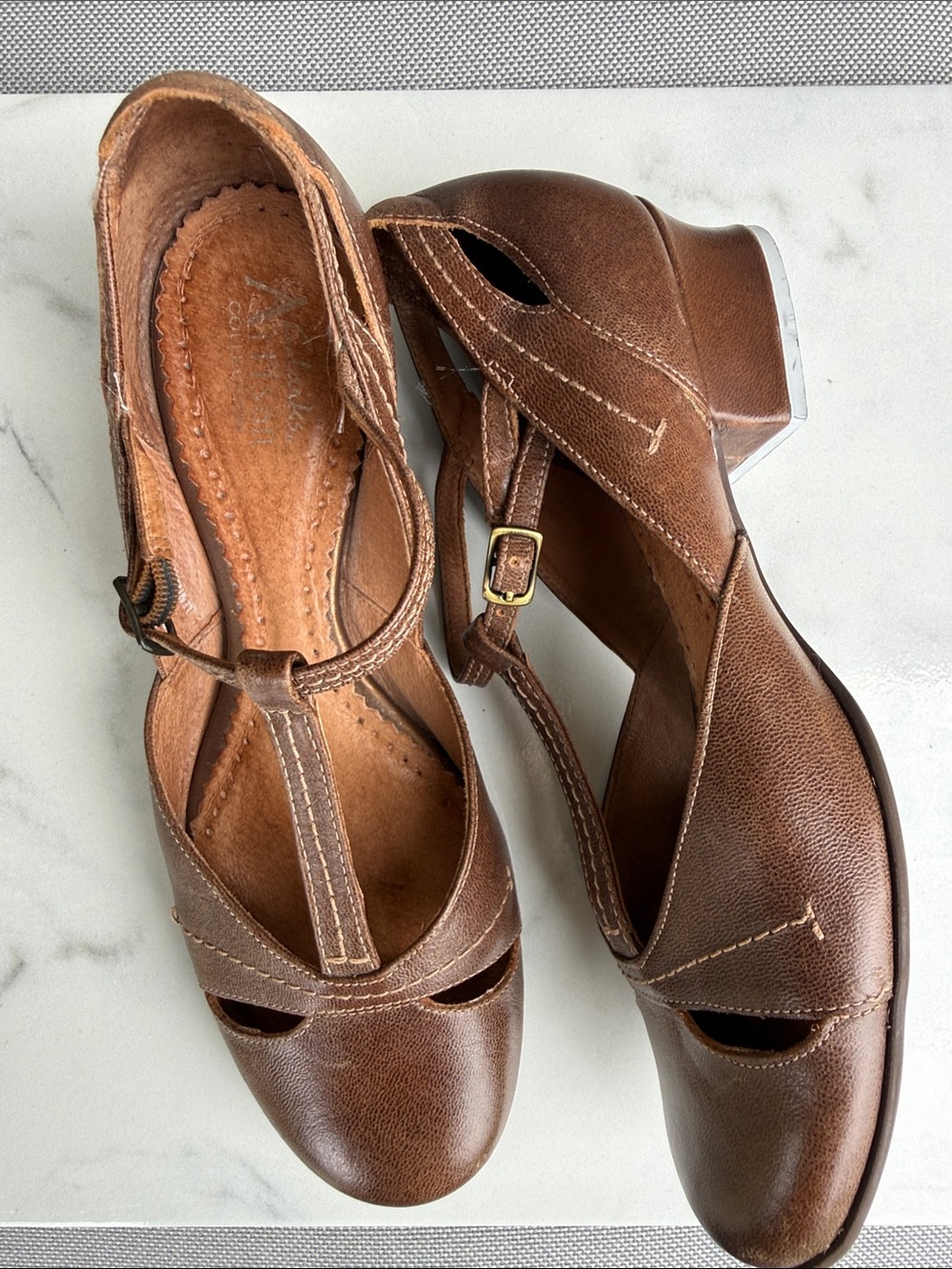 Clark’s Artisan Classic Brown T-Strap Women's Heels
